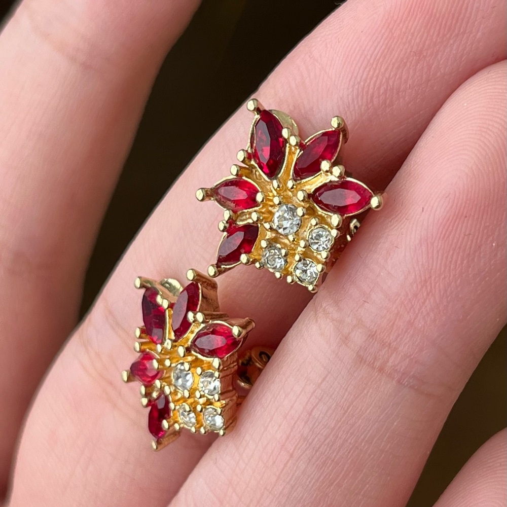 Vintage Christian Dior Flower Firework Red Rhinestone Mini Gold Clip-On Earrings - Picture 5 of 11